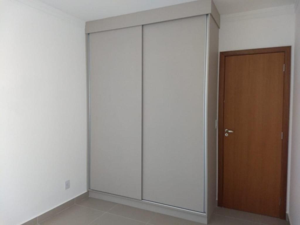 Apartamento à venda com 2 quartos, 85m² - Foto 2