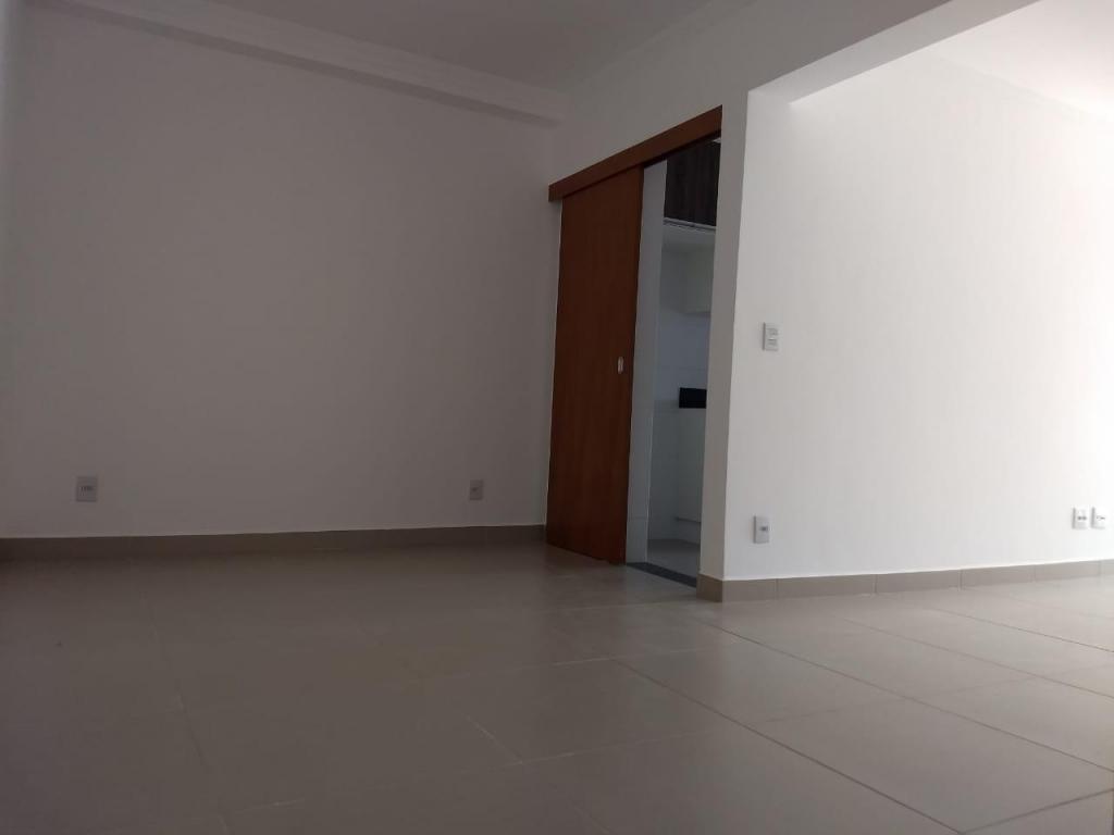 Apartamento à venda com 2 quartos, 85m² - Foto 9