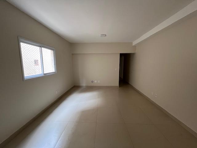 Apartamento à venda com 2 quartos, 75m² - Foto 4