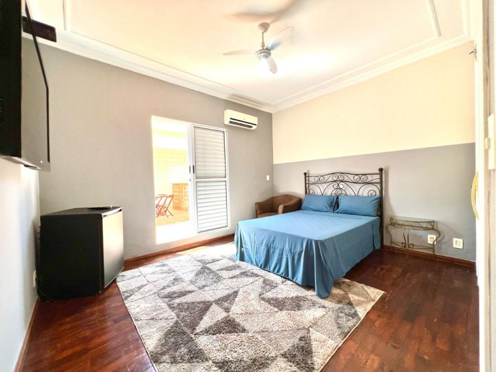 Casa à venda com 4 quartos, 250m² - Foto 5