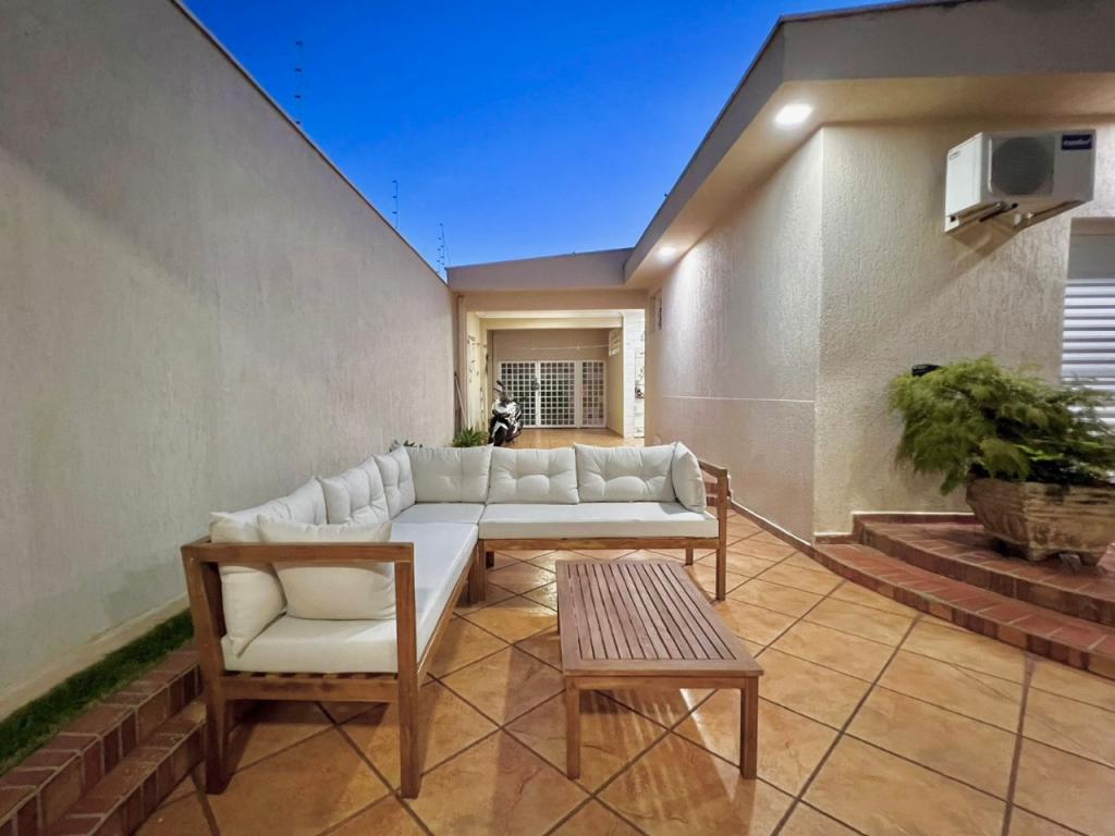 Casa à venda com 4 quartos, 250m² - Foto 9