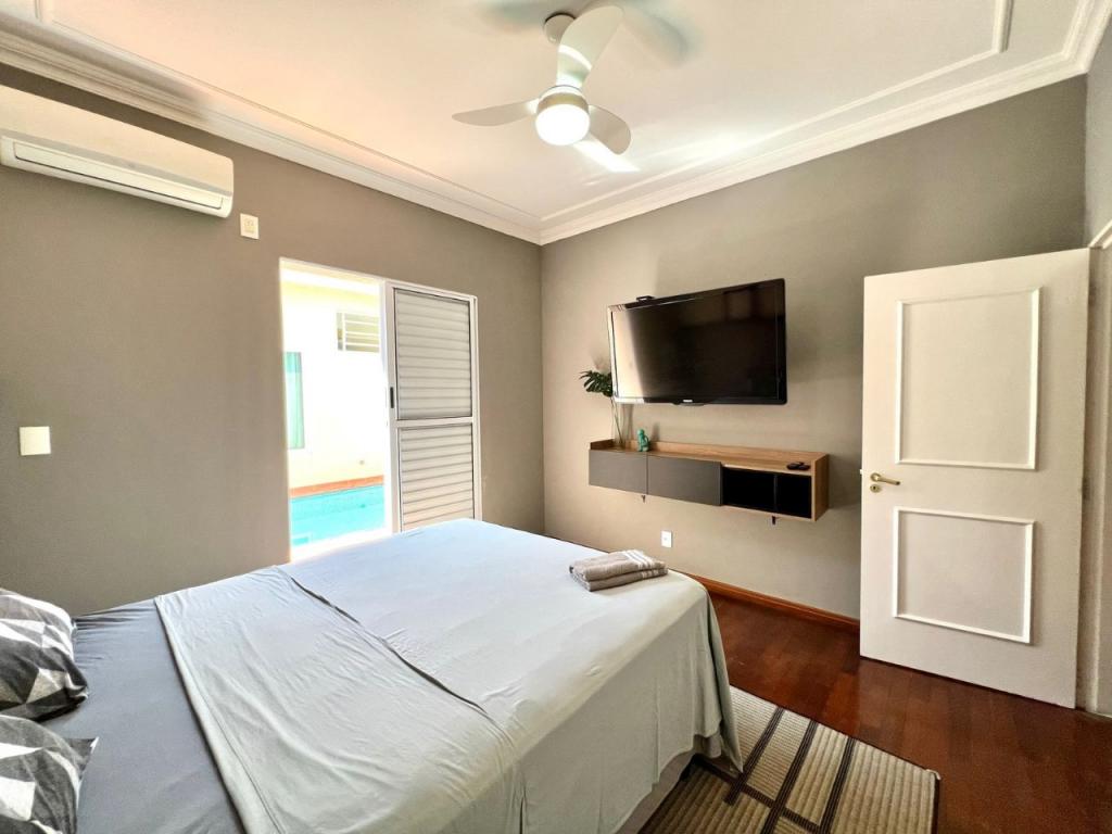 Casa à venda com 4 quartos, 250m² - Foto 15