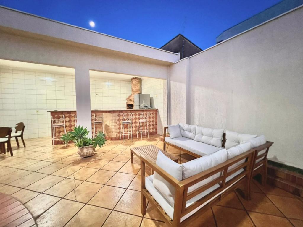 Casa à venda com 4 quartos, 250m² - Foto 21