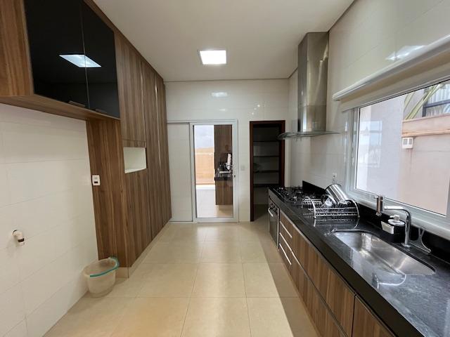 Casa de Condomínio à venda com 4 quartos, 300m² - Foto 17