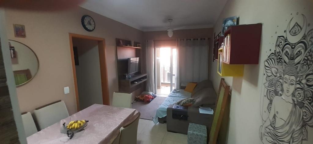 Apartamento à venda com 3 quartos, 77m² - Foto 1