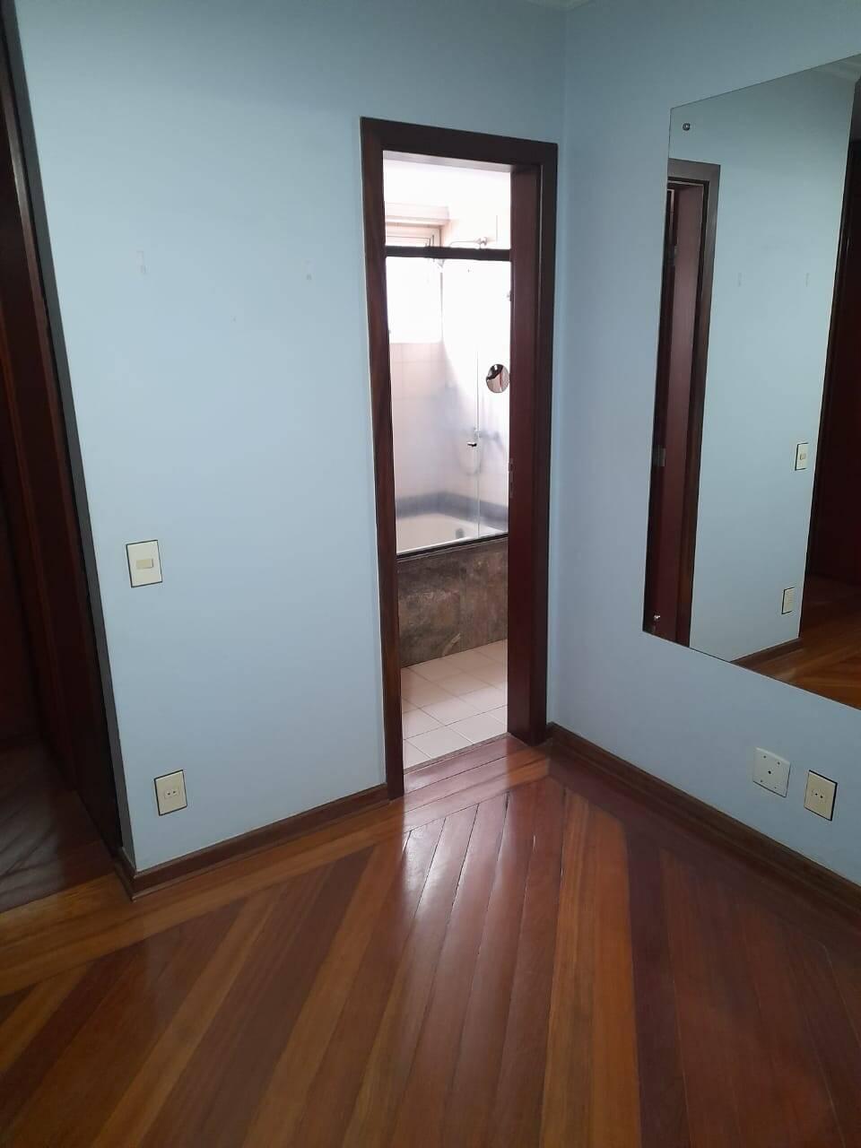 Apartamento à venda com 3 quartos, 122m² - Foto 9