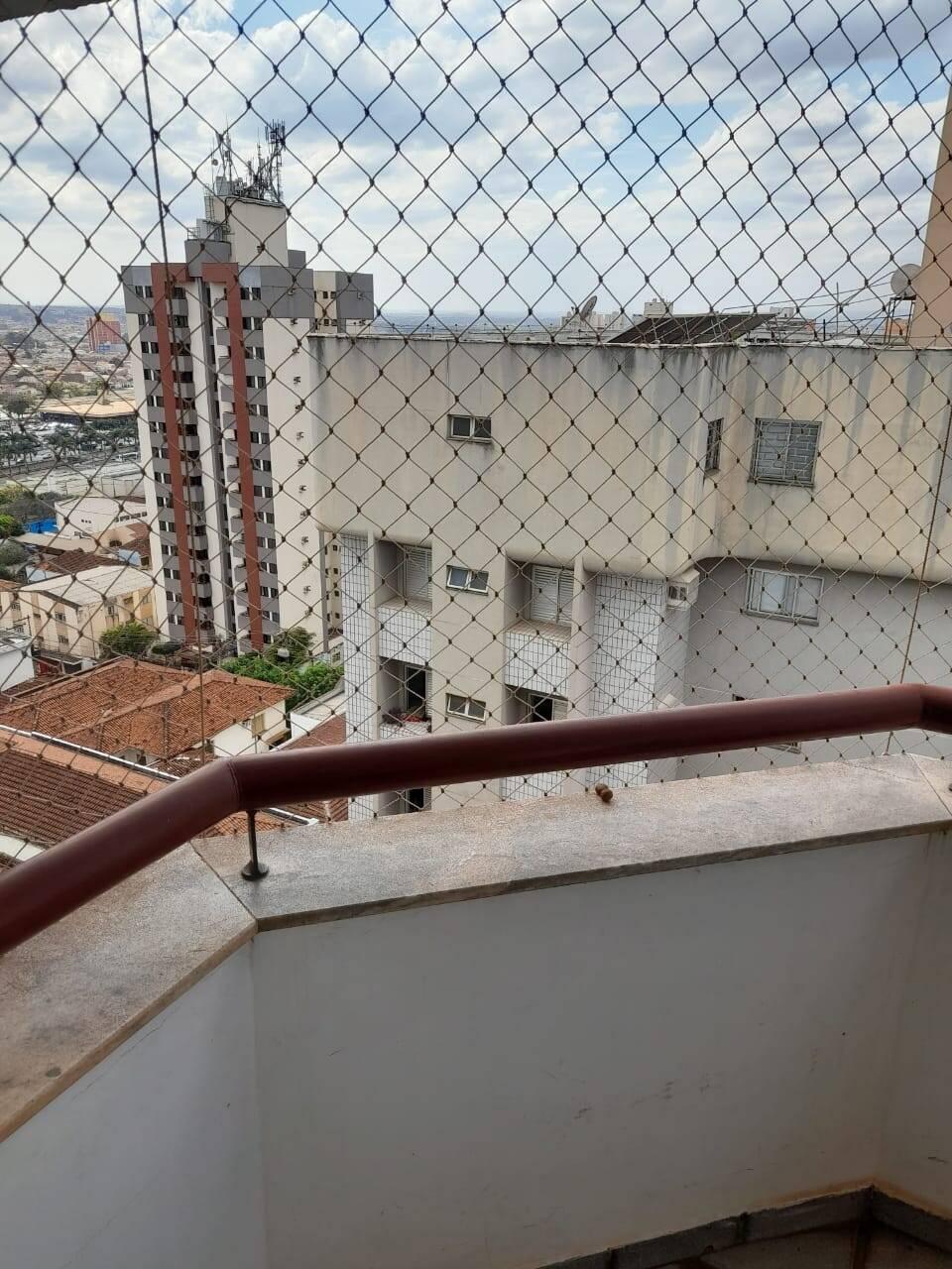 Apartamento à venda com 3 quartos, 122m² - Foto 11