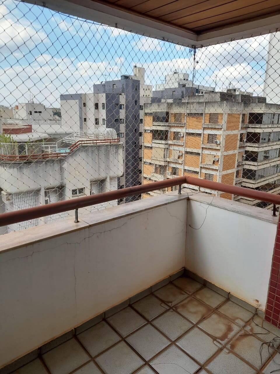 Apartamento à venda com 3 quartos, 122m² - Foto 1