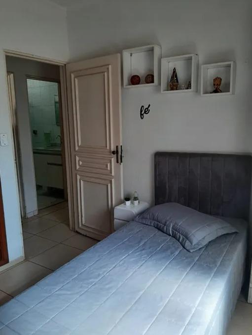 Casa à venda com 4 quartos, 200m² - Foto 3