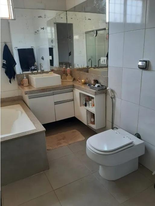 Casa à venda com 4 quartos, 200m² - Foto 10