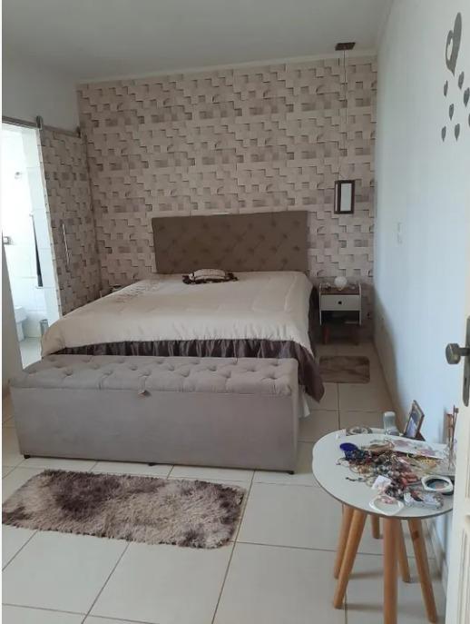 Casa à venda com 4 quartos, 200m² - Foto 13