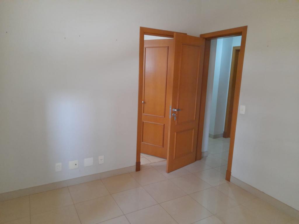 Apartamento à venda com 3 quartos, 217m² - Foto 19