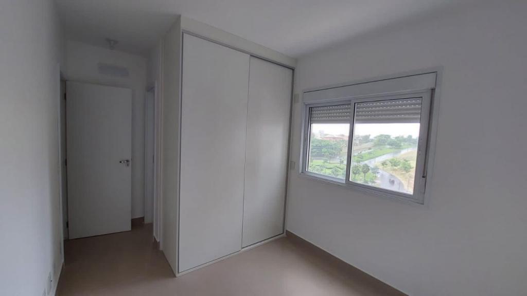 Apartamento à venda com 3 quartos, 130m² - Foto 2