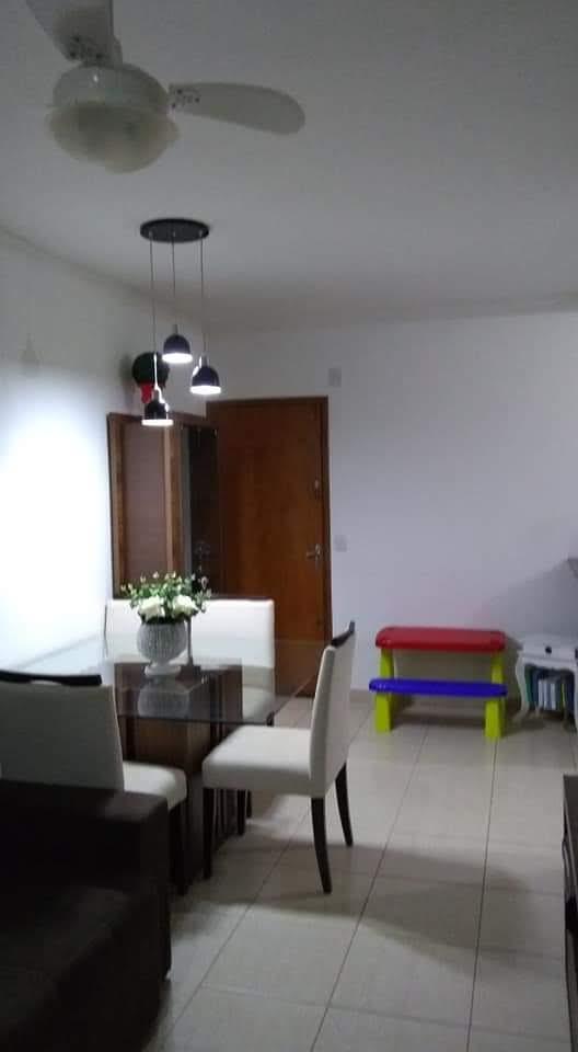 Apartamento à venda com 2 quartos, 70m² - Foto 1