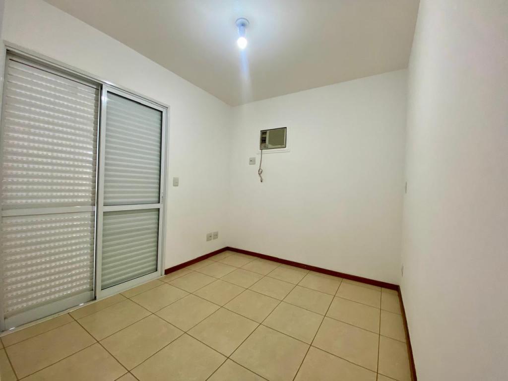 Apartamento à venda com 3 quartos, 107m² - Foto 7