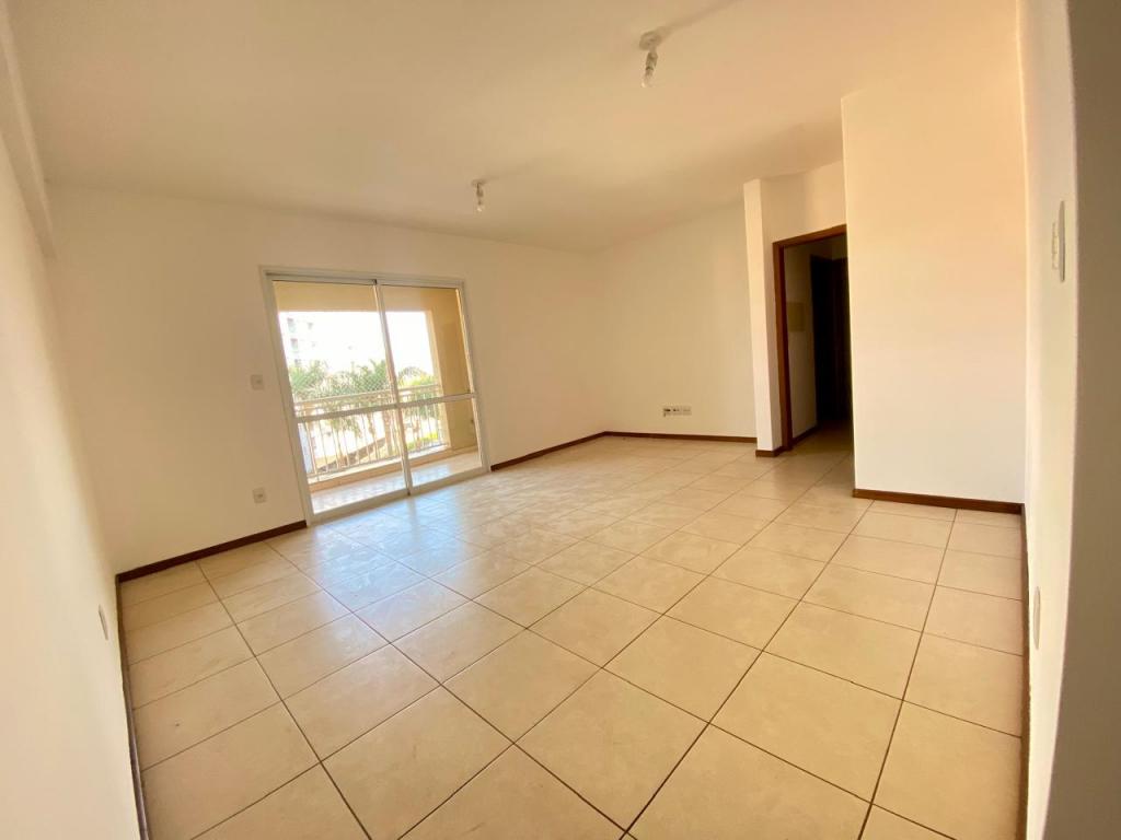 Apartamento à venda com 3 quartos, 107m² - Foto 1