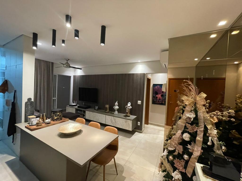 Apartamento à venda com 2 quartos, 74m² - Foto 1