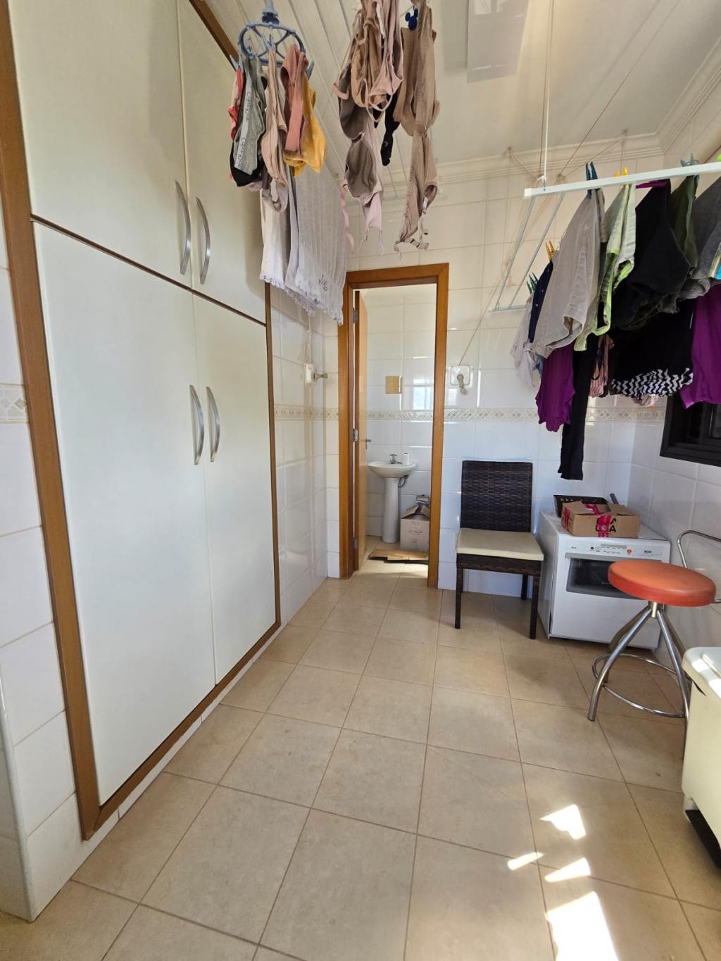 Apartamento à venda com 3 quartos, 178m² - Foto 6