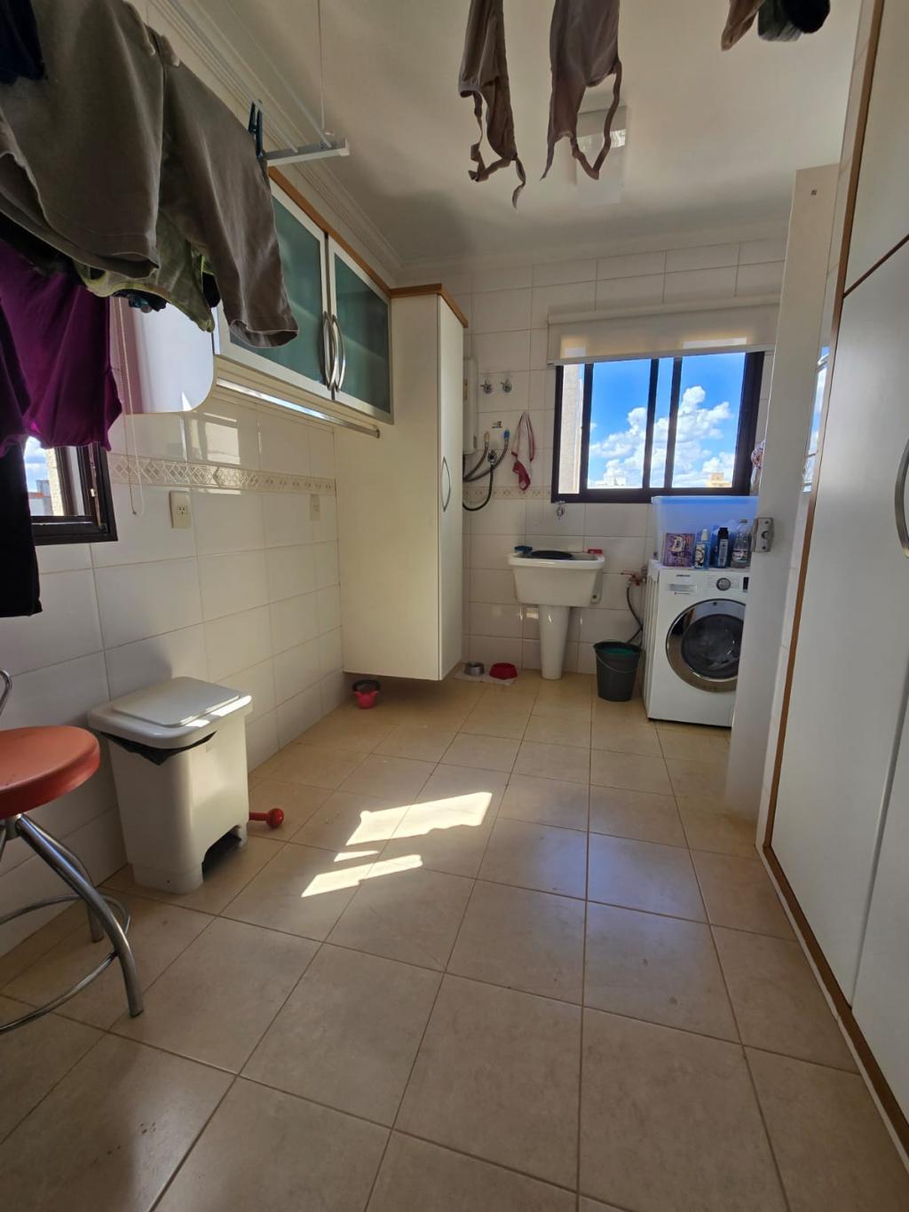 Apartamento à venda com 3 quartos, 178m² - Foto 10