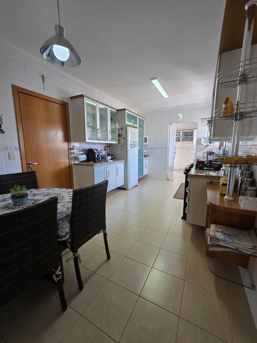 Apartamento à venda com 3 quartos, 178m² - Foto 12