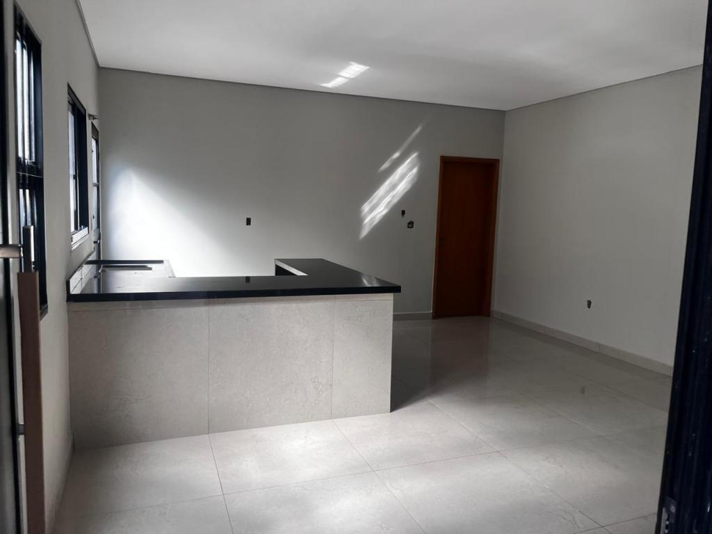 Casa à venda com 3 quartos, 140m² - Foto 1