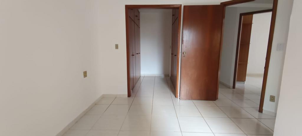 Apartamento à venda com 3 quartos, 106m² - Foto 3