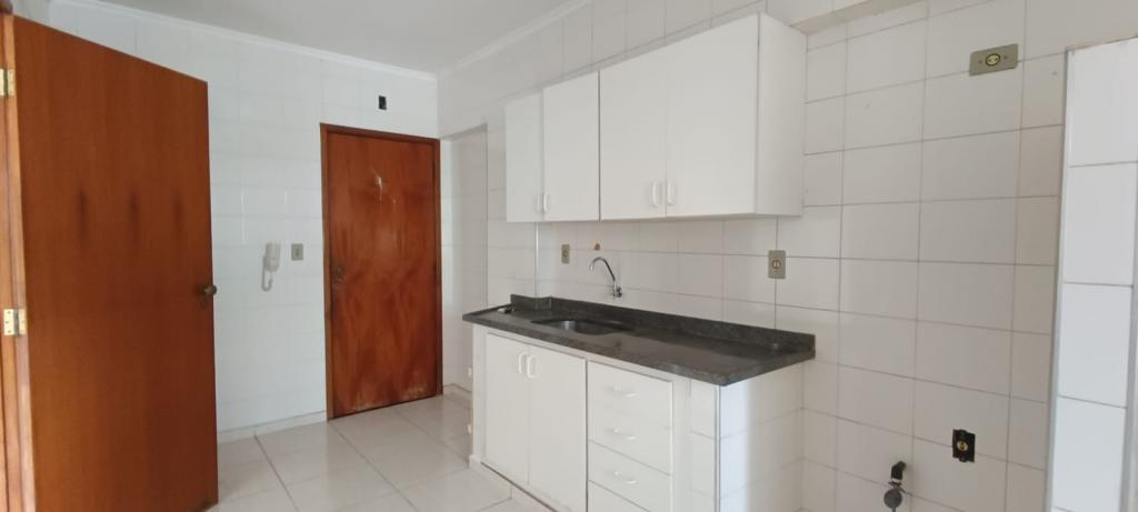 Apartamento à venda com 3 quartos, 106m² - Foto 5