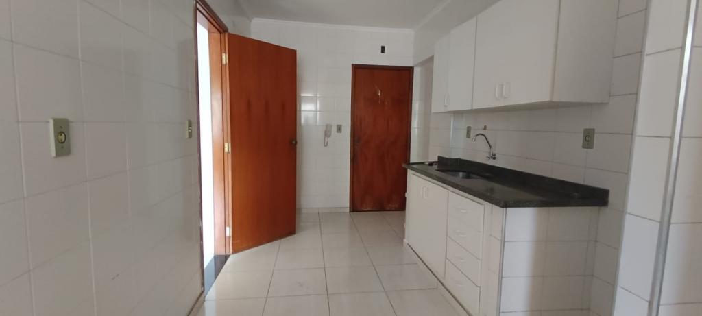 Apartamento à venda com 3 quartos, 106m² - Foto 7