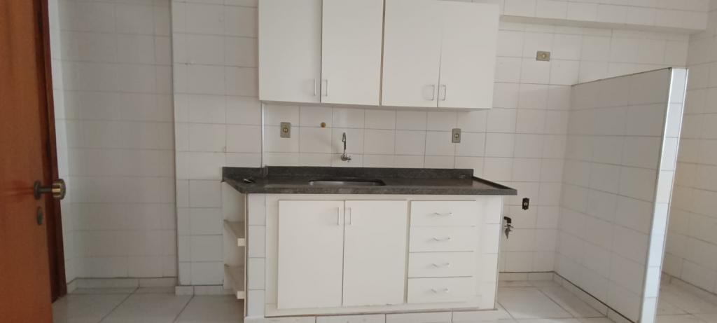 Apartamento à venda com 3 quartos, 106m² - Foto 9