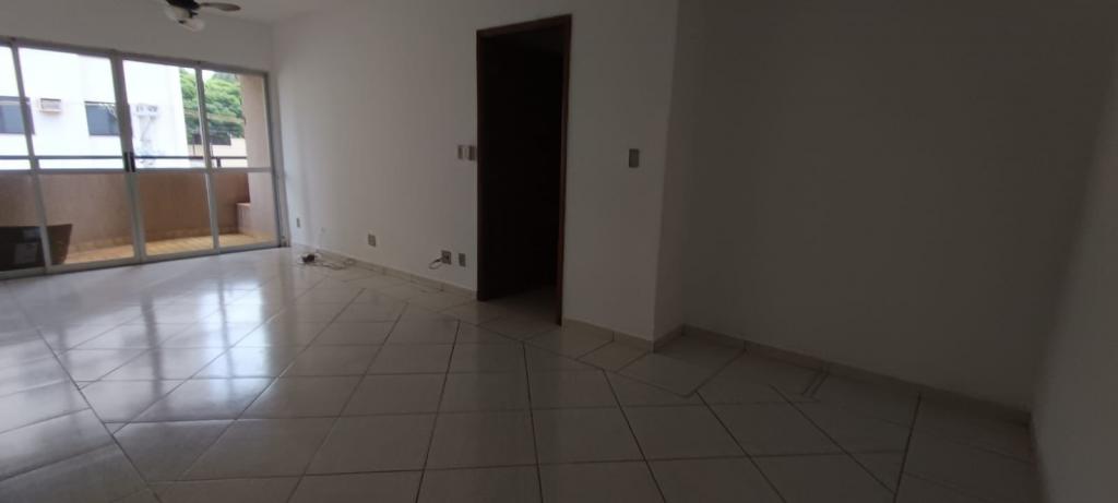 Apartamento à venda com 3 quartos, 106m² - Foto 1