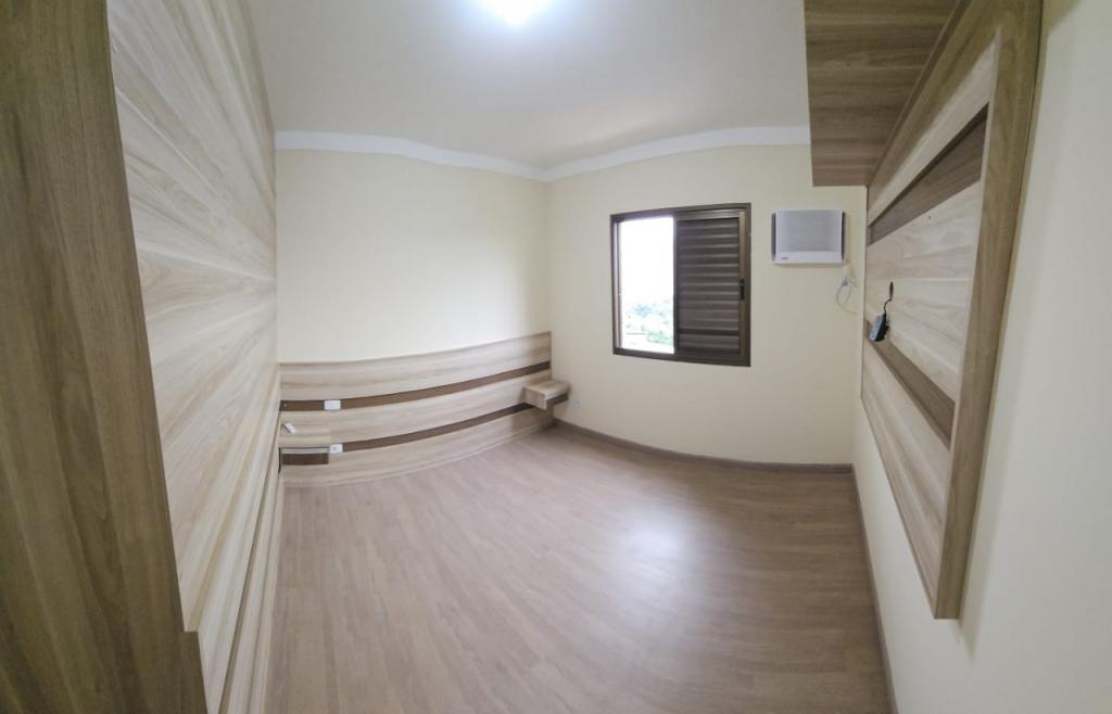 Apartamento à venda com 2 quartos, 65m² - Foto 11