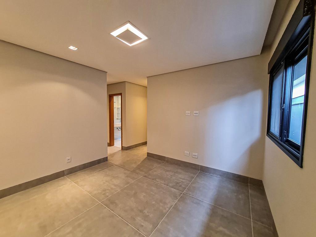 Casa de Condomínio à venda com 3 quartos, 230m² - Foto 4