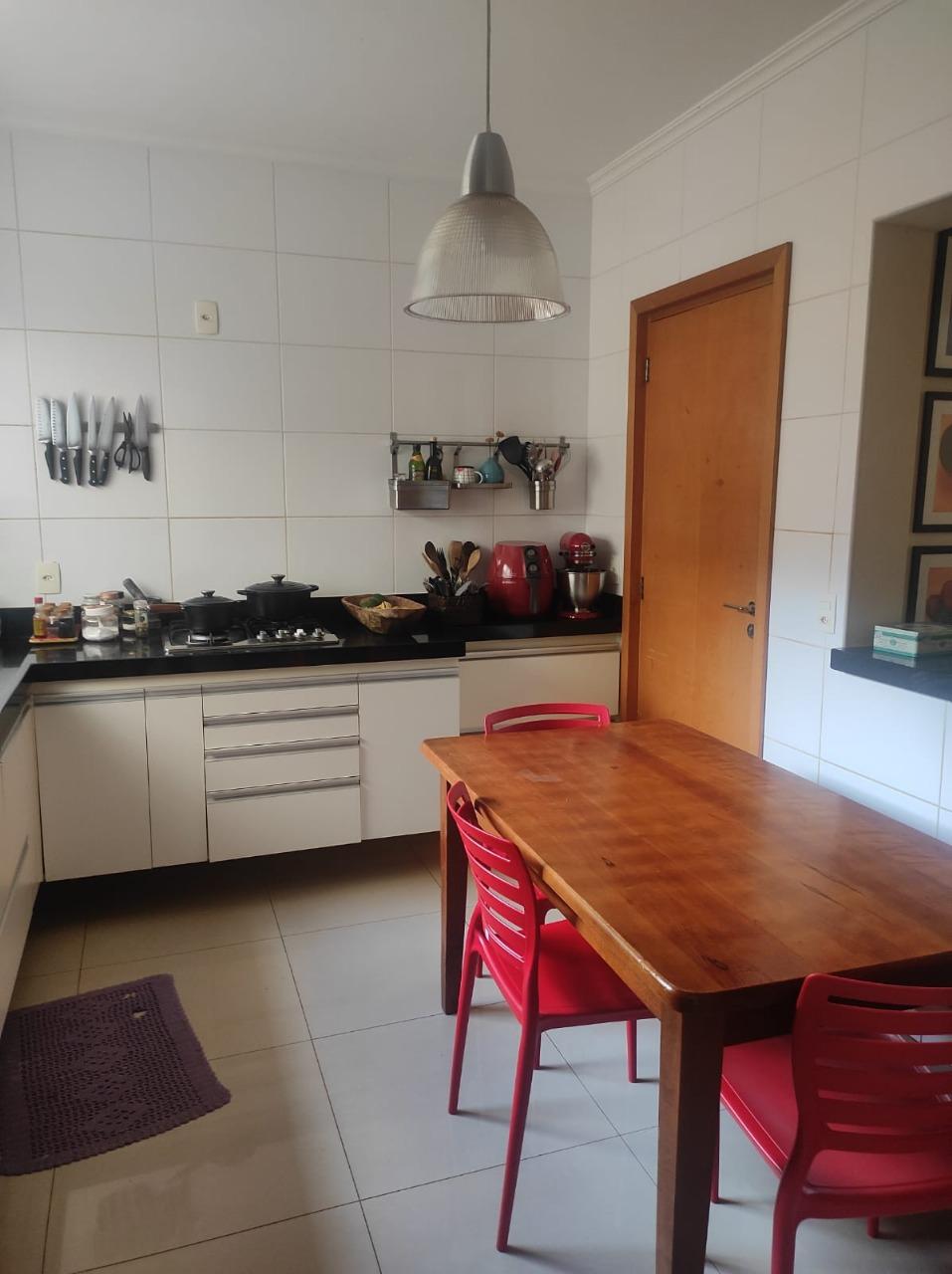 Casa de Condomínio à venda com 4 quartos, 214m² - Foto 11